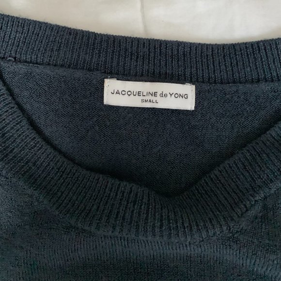 Jacqueline de Yong (JDY) navy Frill Sweater SMALL - Picture 3 of 4